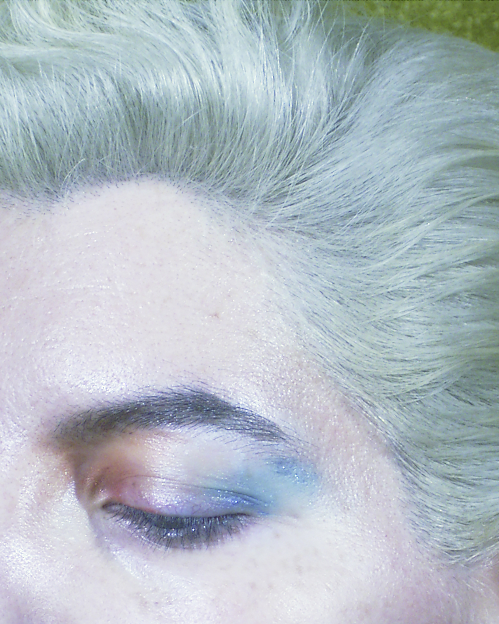Close-up, Frau mit weißen Haaren